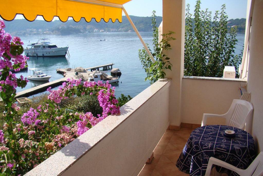 Apartamento House Subic Supetarska Draga Exterior foto